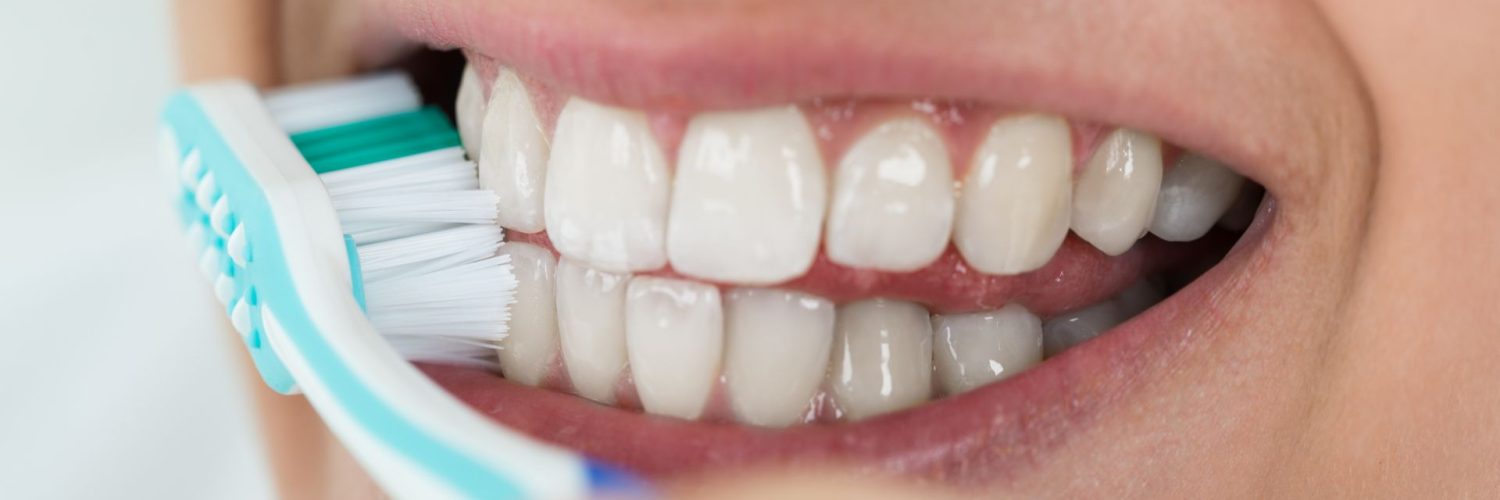 Cara Ampuh Menghilangkan Noda Kuning di Gigi