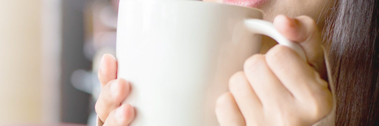 Gigi bernoda karena ngopi